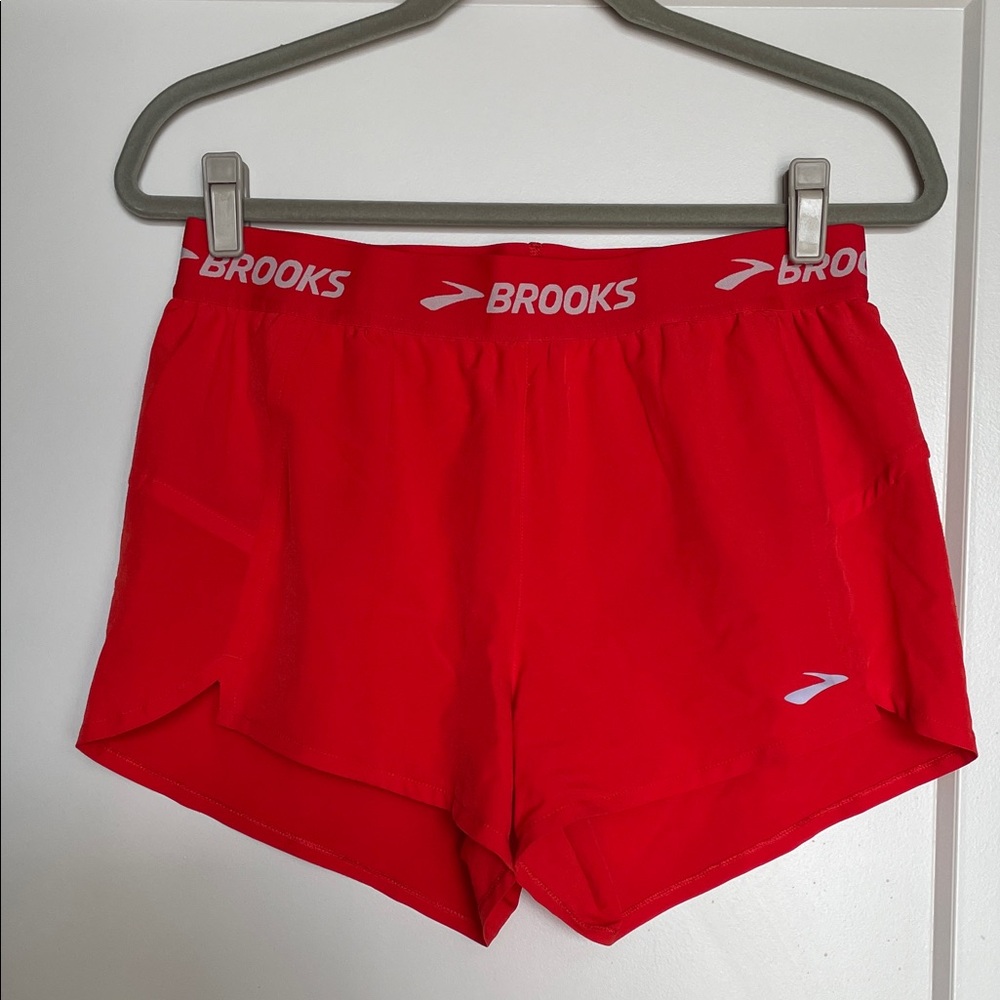 Brooks women’s running chaser 3” shorts size M